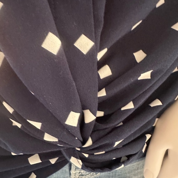 SOFT SURROUNDINGS NAVY & WHITE TOP - Picture 3 of 7